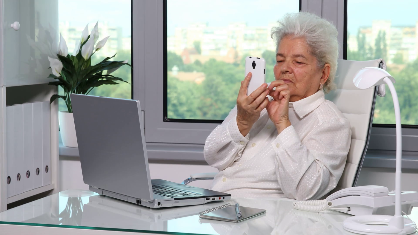 телефон для пожилых людей фото